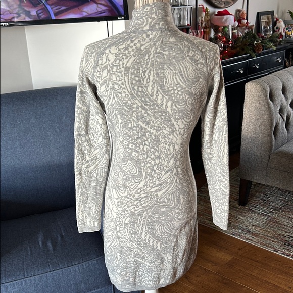 Title Nine Gray Long Sleeve Nine Mercury Sweater Dress - Picture 5 of 9